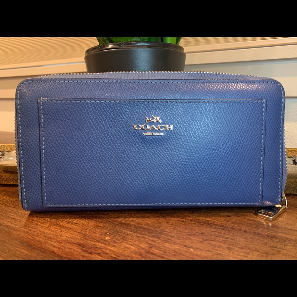 Coach Wallet - Picture 2 of 7